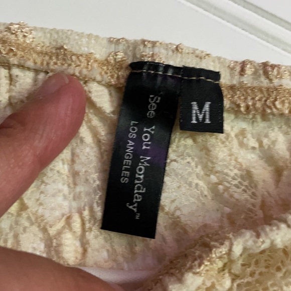 Cream lace bra - Picture 2 of 3